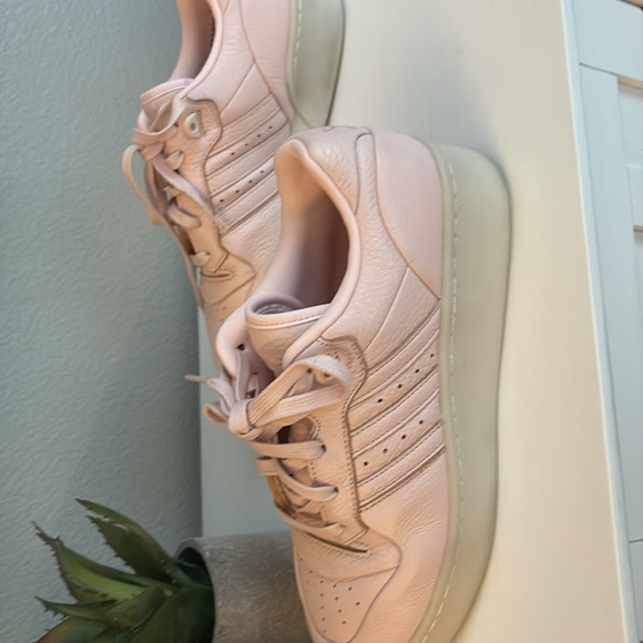 Adidas Women’s Pink Leather Sneakers Size 10 Casual Trainer Shoes